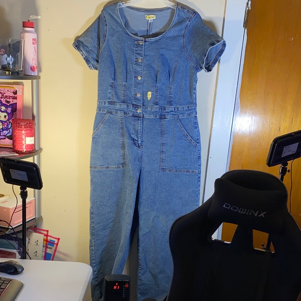 Ava & Viv - Women's Short Sleeve Button-Front Jumpsuit for the 17 see notes - Picture 2 of 6